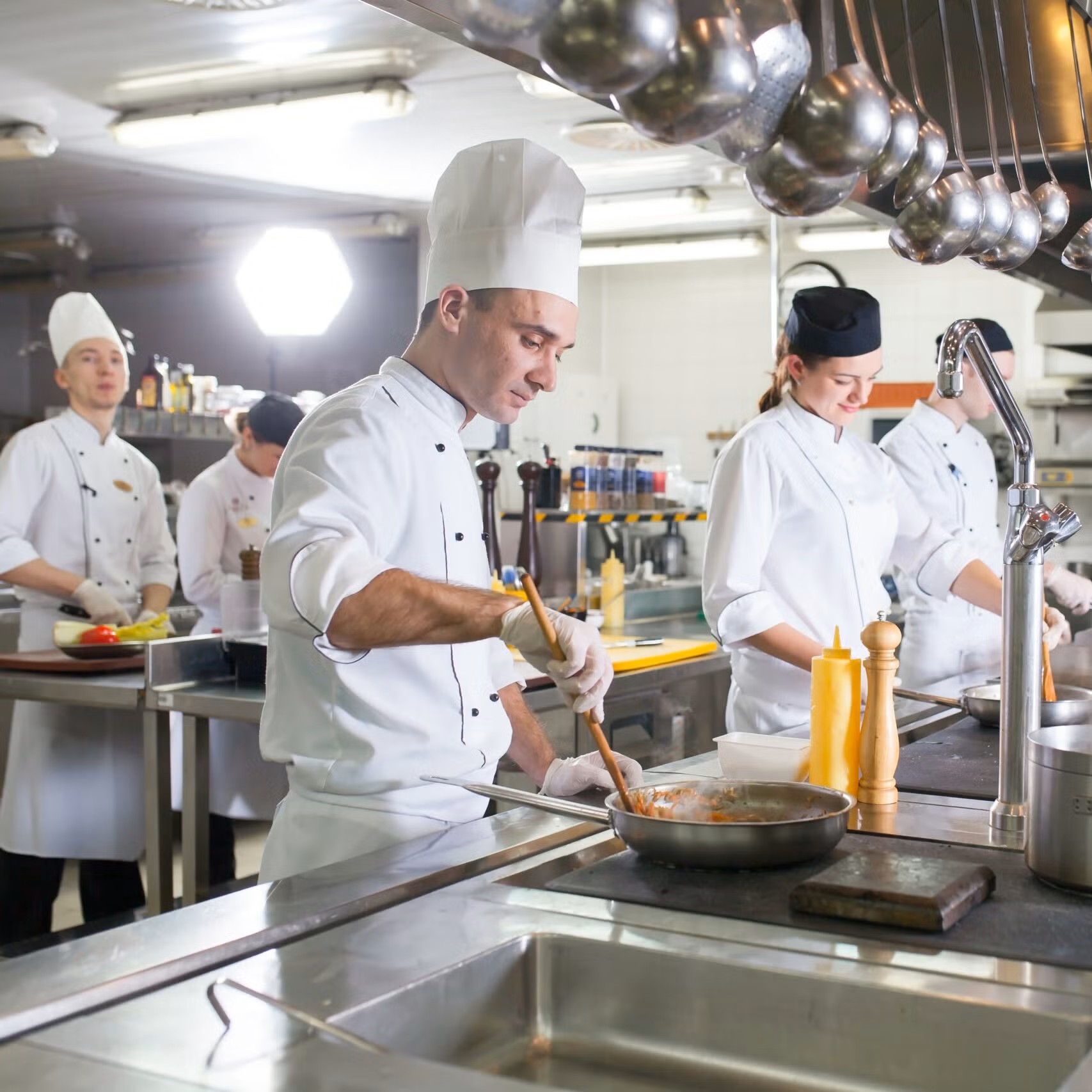 Usuper Power Commercial Generator for Restaurants & Commercial Kitchens